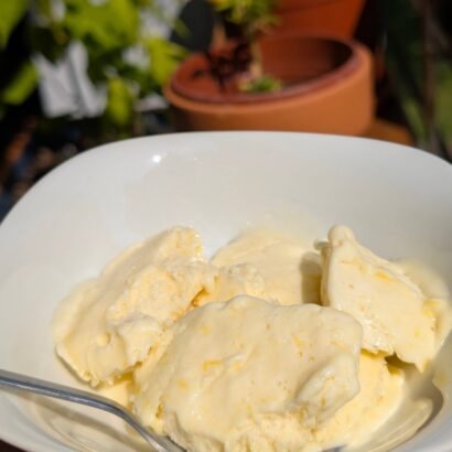 Eis aus weißer Schokolade