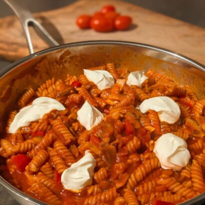 Nudelpfanne mit Paprika und Pilzen