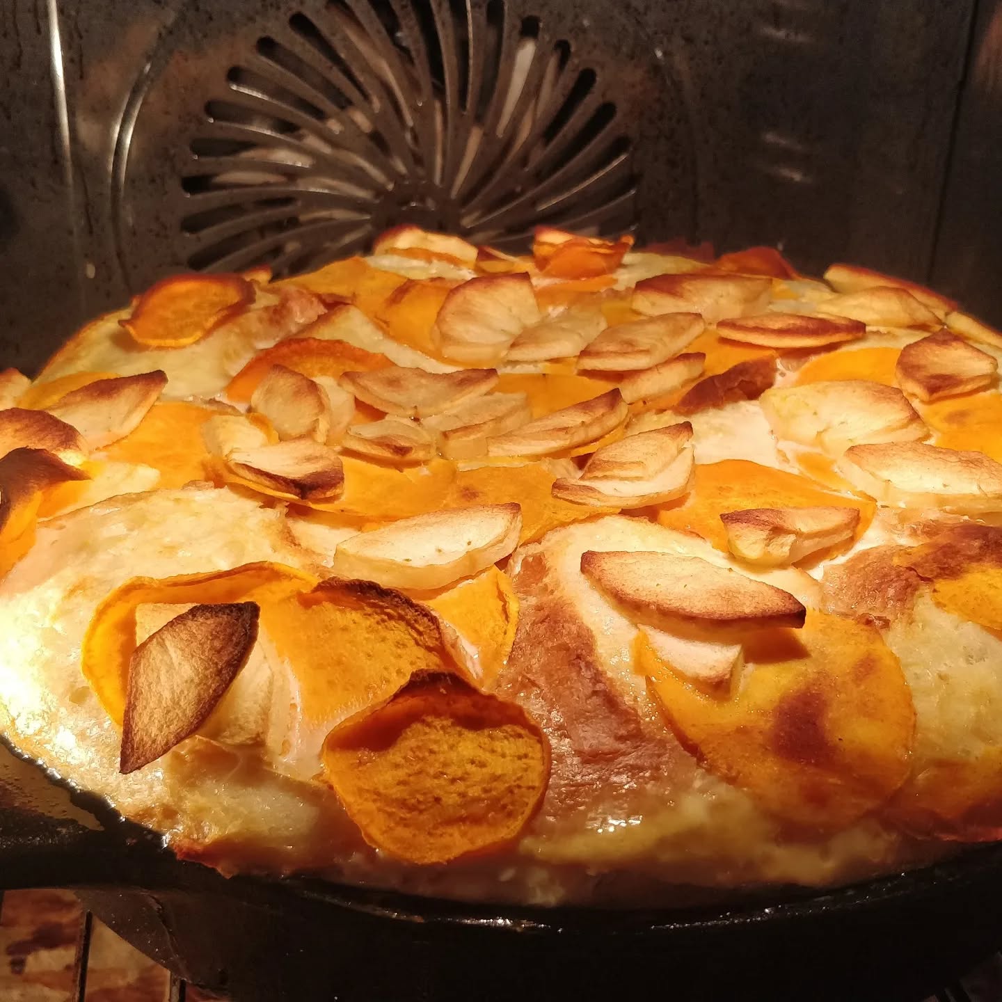 Ein Süßkartoffel-Scheiterhaufen ist ein schnell und unkompliziertes Dessert