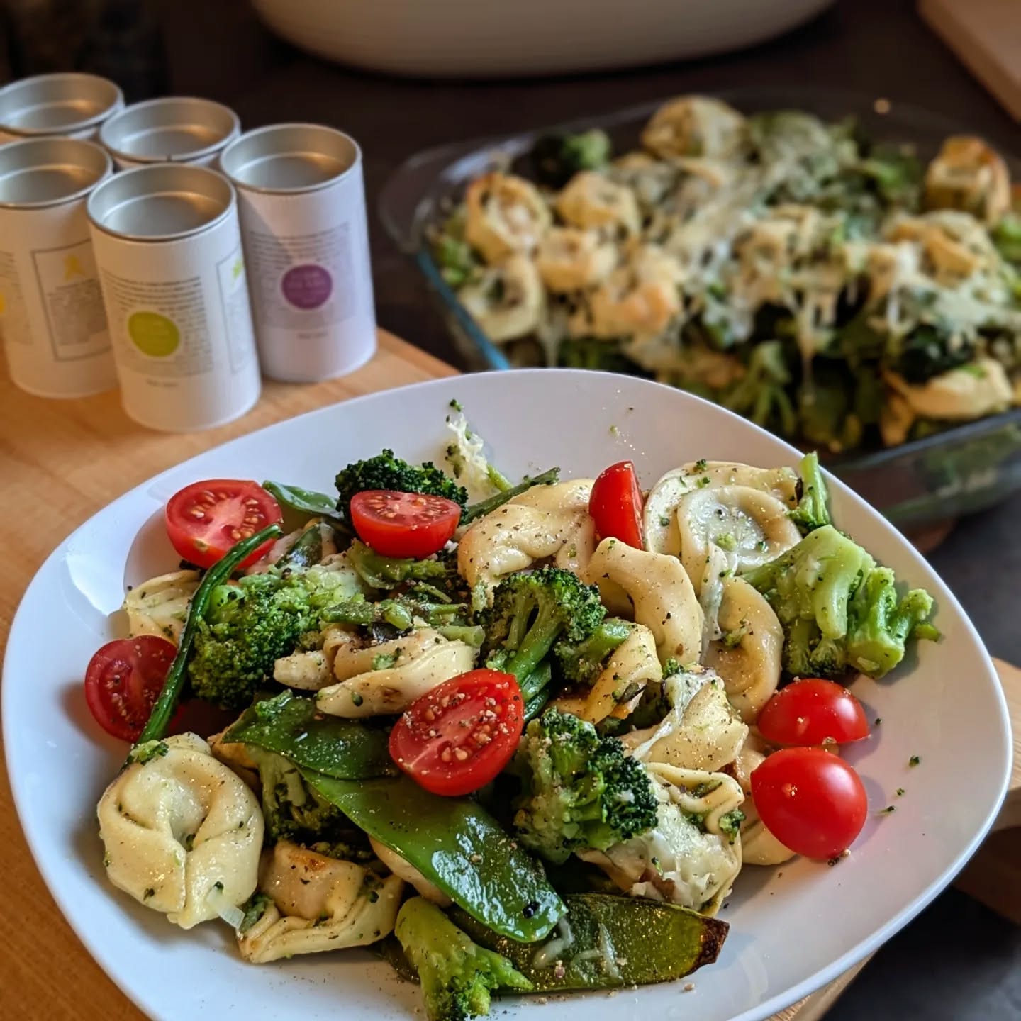 Thumbnail for Tortellini-Auflauf mit Brokkoli und Kaiserschoten