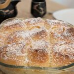 Zimtrollen mit Creme Catalán als Füllung
